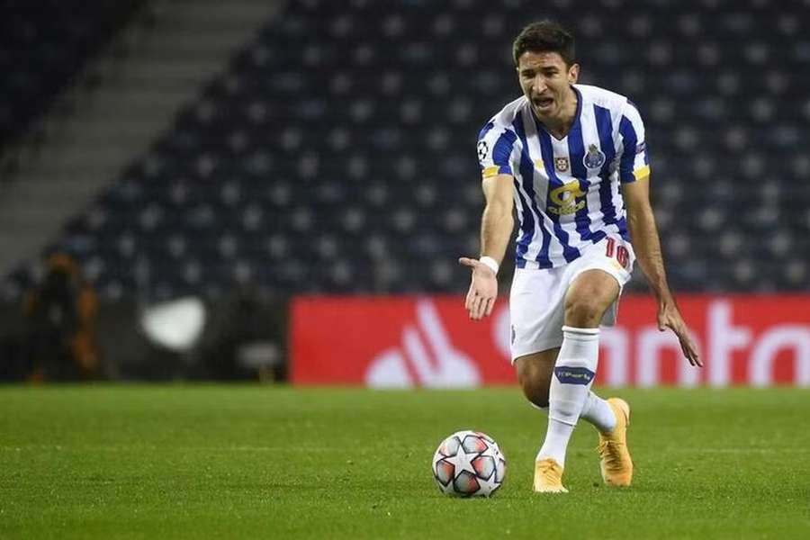 Marko Grujic tem mais um ano de contrato com o FC Porto