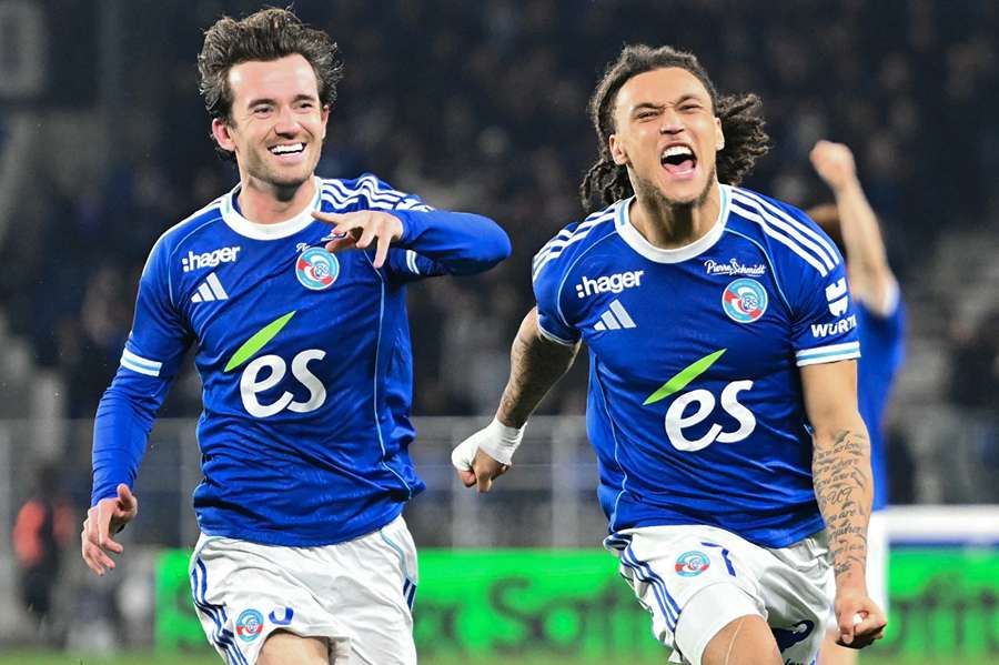 Zleva Ben Chilwell a Diego Moreira.