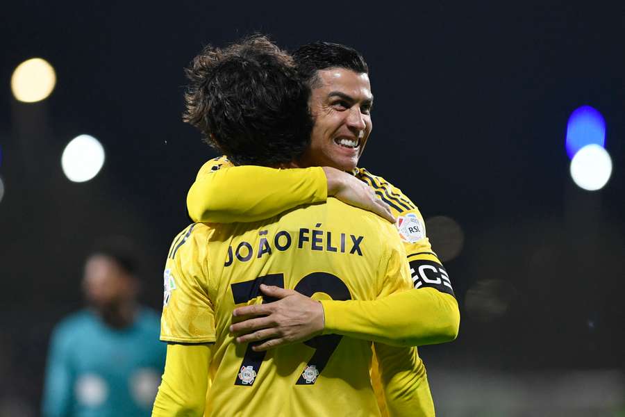 Al Nassr, de Ronaldo e Félix, ia defrontar o Al Wasl, que é orientado por Rui Vitória Al Nassr, de Ronaldo e Félix, ia defrontar o Al Wasl, que é orientado por Rui Vitória