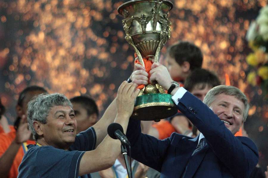 Mircea Lucescu și Rinat Ahmetov după ce au cucerit Cupa Ucrainei