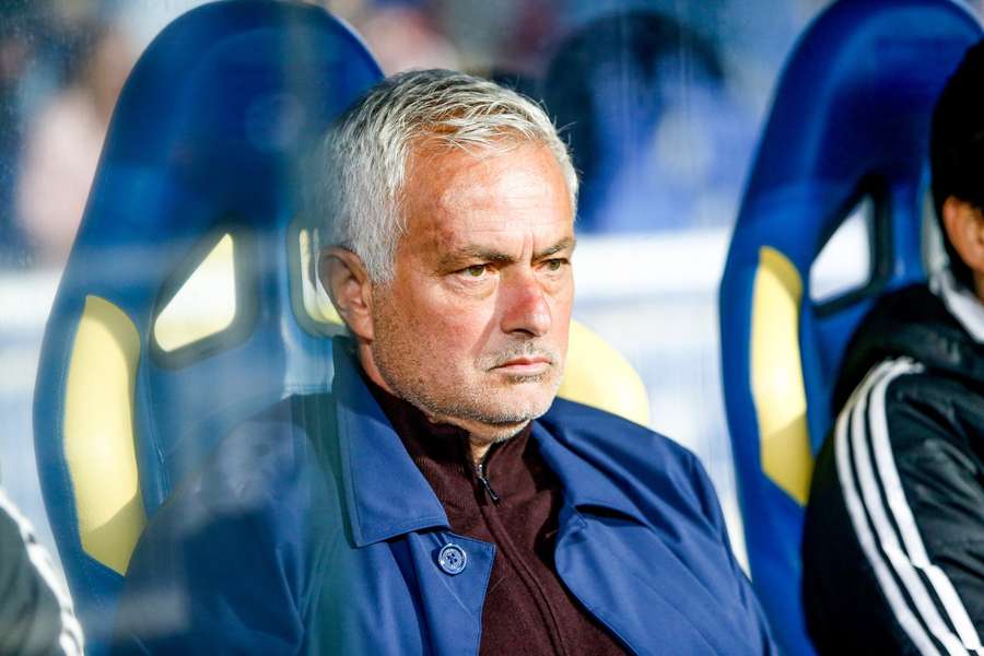 Mourinho musí urobiť poriadok v kabíne. Mourinho musí urobiť poriadok v kabíne.