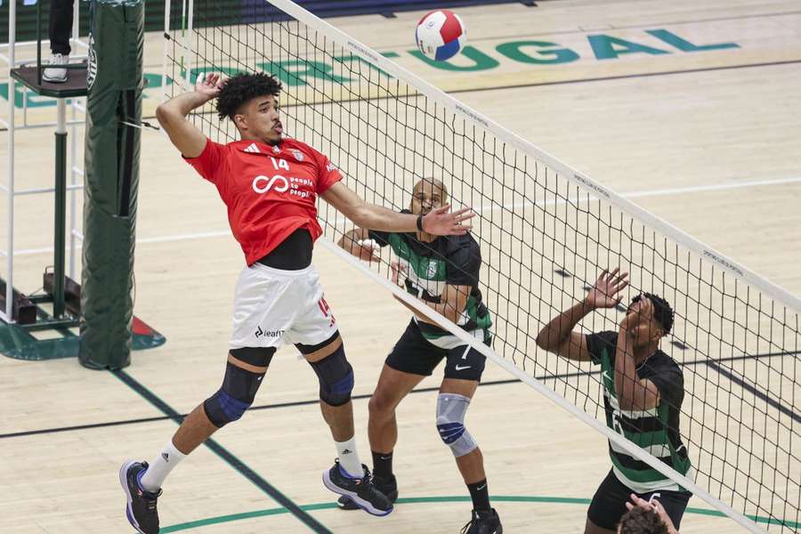 Benfica venceu Sporting no Pavilhão João Rocha