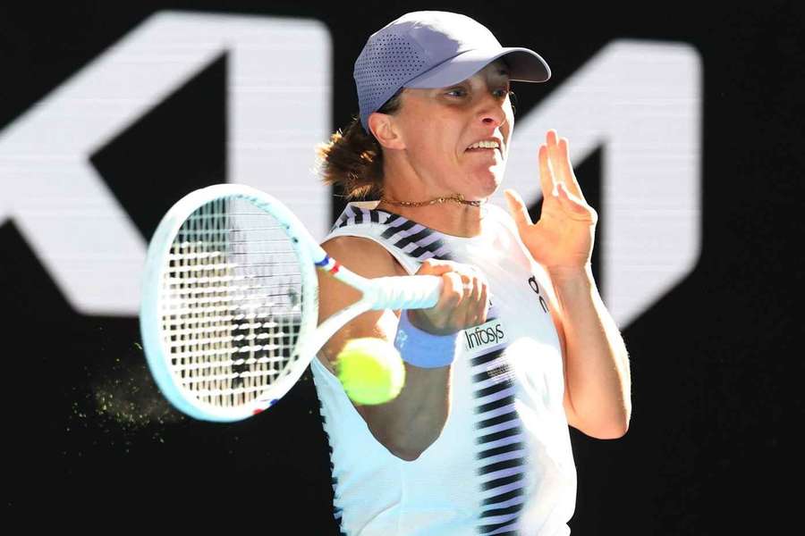 Iga Swiatek segue em frente Iga Swiatek segue em frente