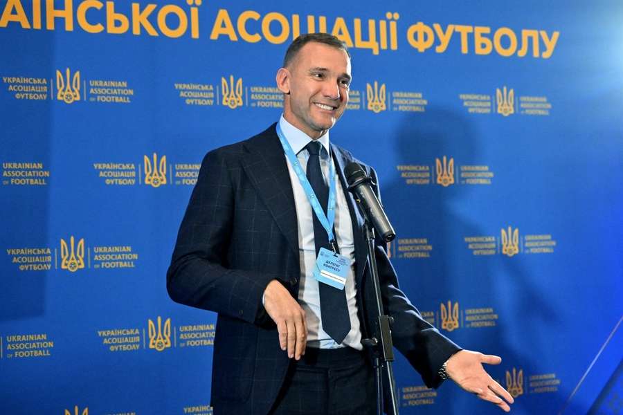 Andriy Shevchenko assumirá o futebol da Ucrânia