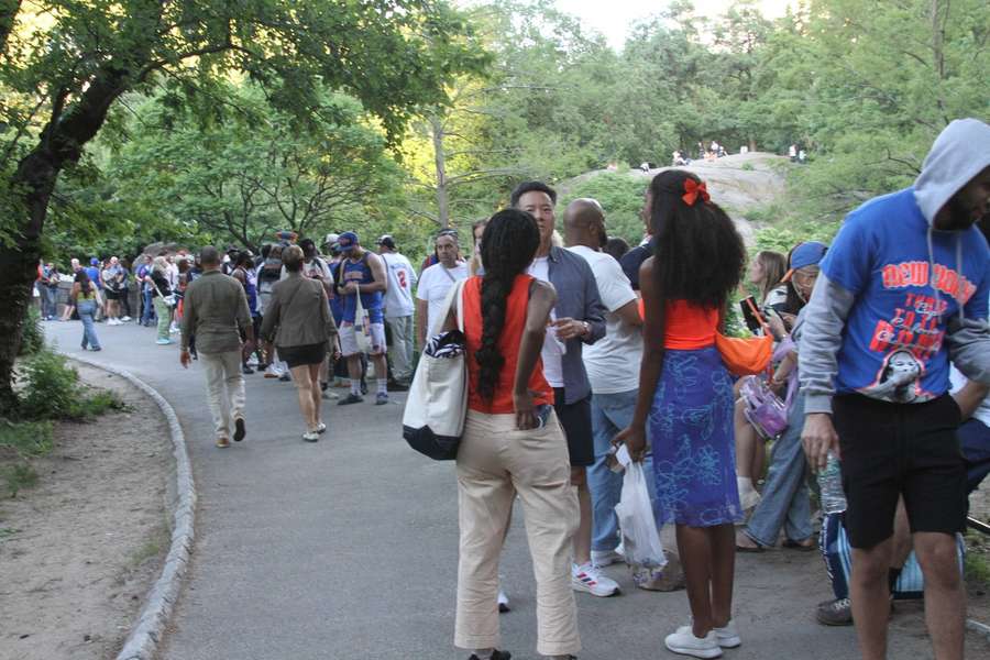 Zahlreiche Fans hatten sich tagsüber im Central Park versammelt.
