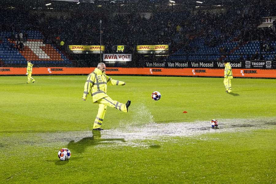 De stewards kregen de bal ook niet onder controle