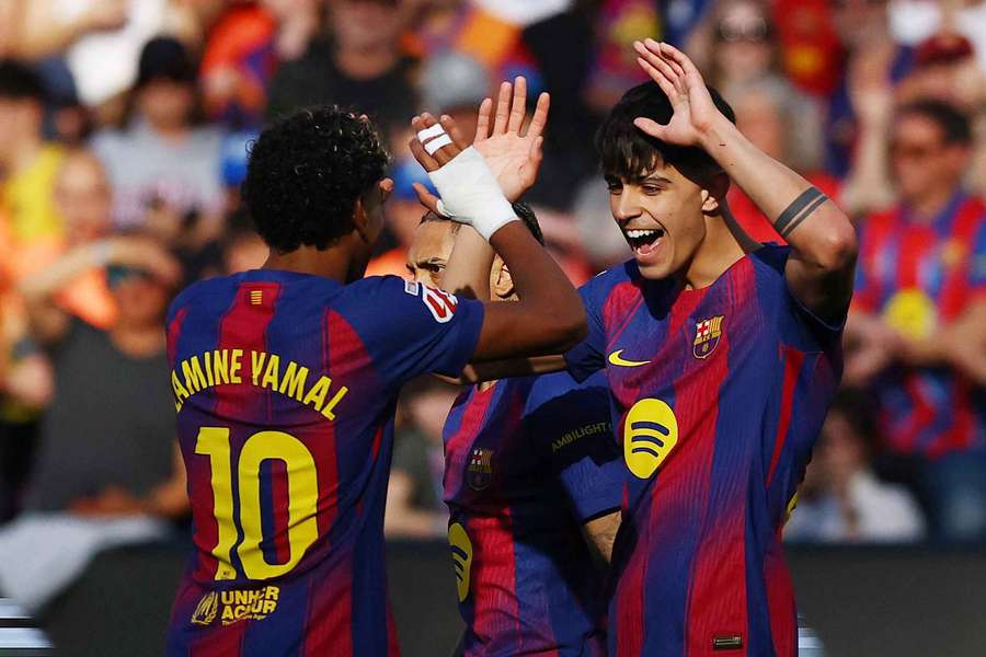 Yamal felicita a Bernal Yamal felicita a Bernal