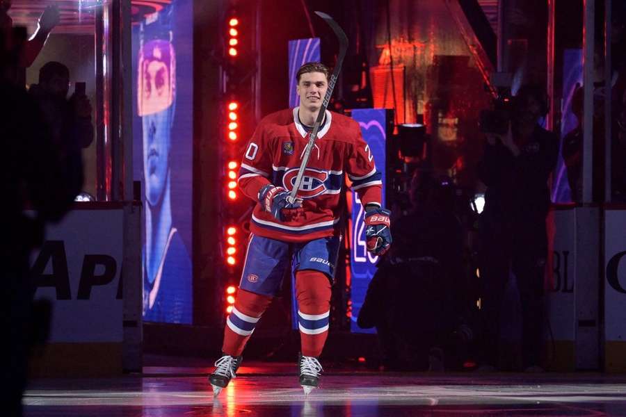 Slafkovský si odkrútil debut v NHL.