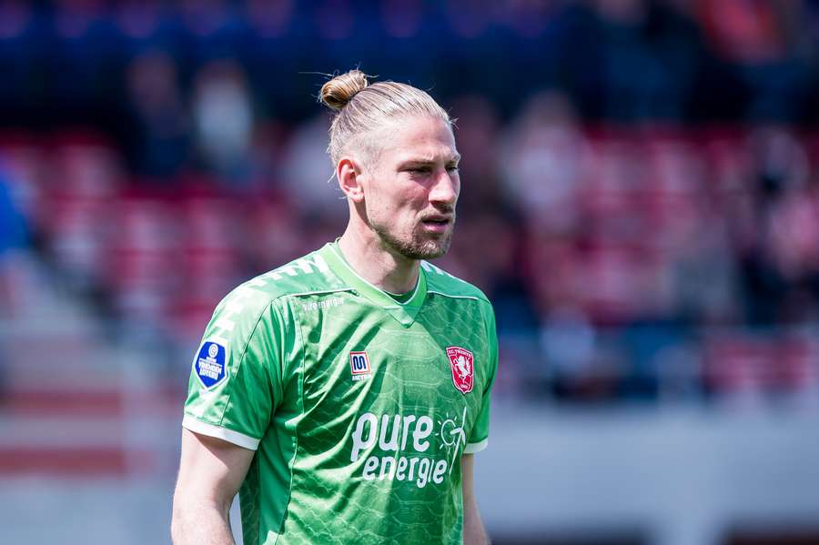 Lars Unnerstall heeft zijn contract bij FC Twente verlengd