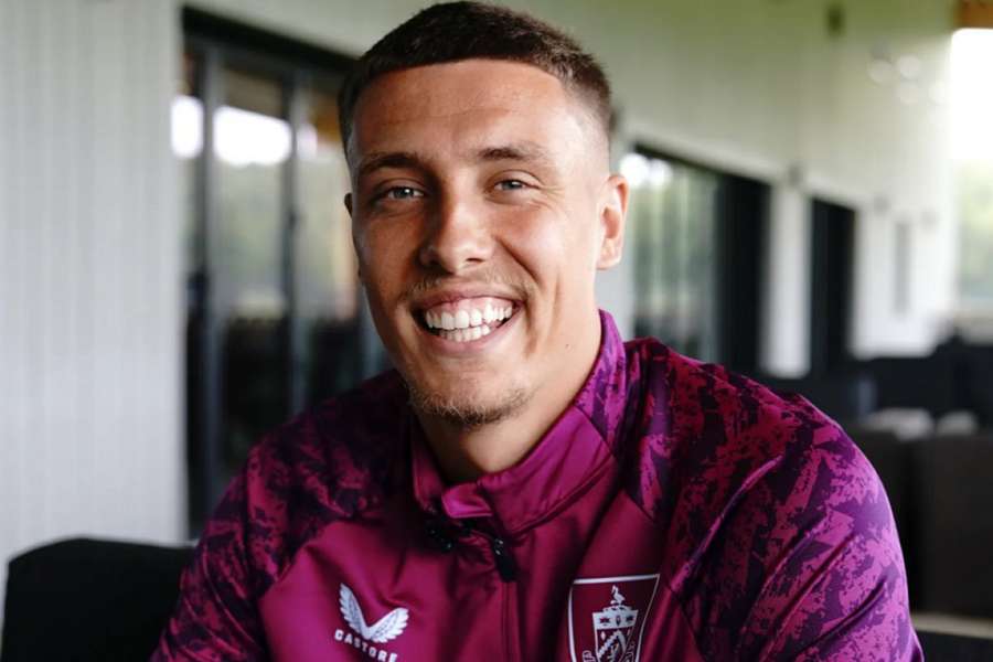 Esteve "very happy" penning new Burnley contract Esteve "very happy" penning new Burnley contract