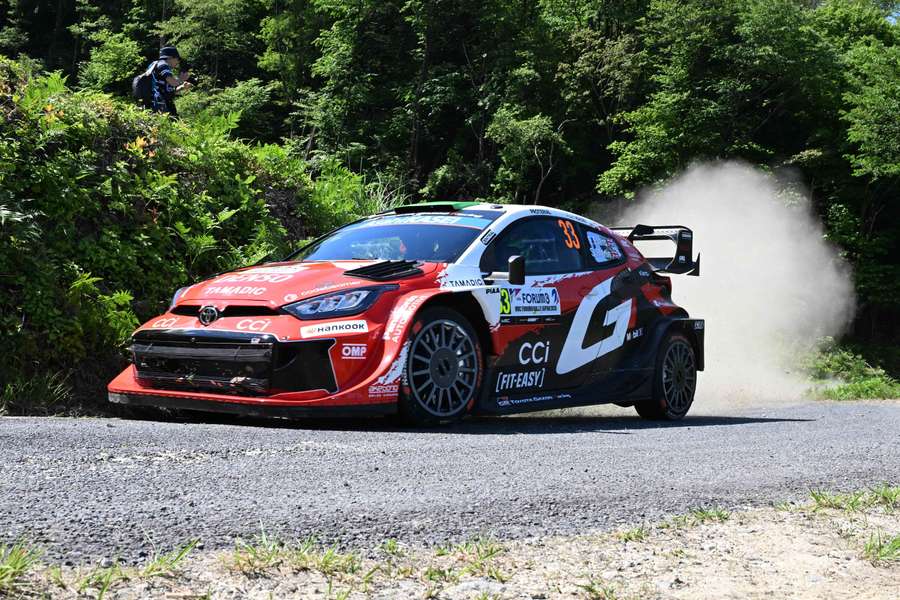Elfyn Evans během druhé etapy Japonské rallye.