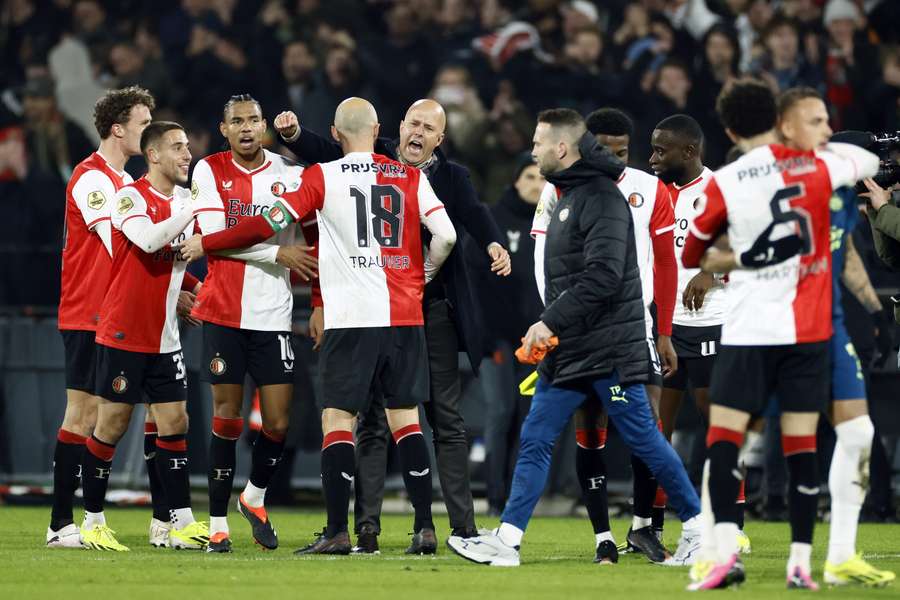 Blijdschap bij Feyenoord na de 1-0 tegen PSV