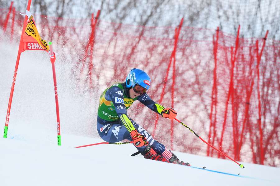 Mikaela Shiffrin dominates first run in Semmering giant slalom