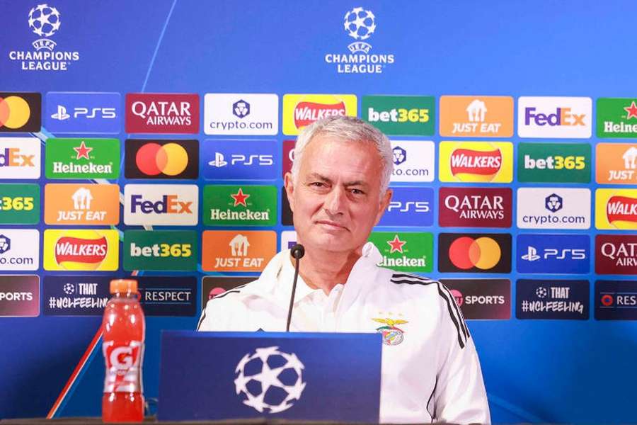 José Mourinho, entrenador del Benfica