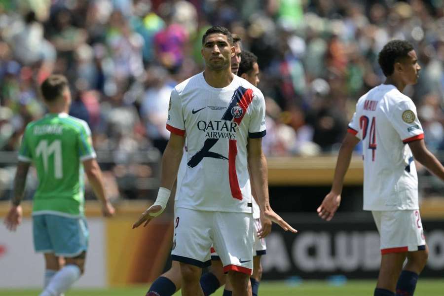 Hakimi celebrando su gol