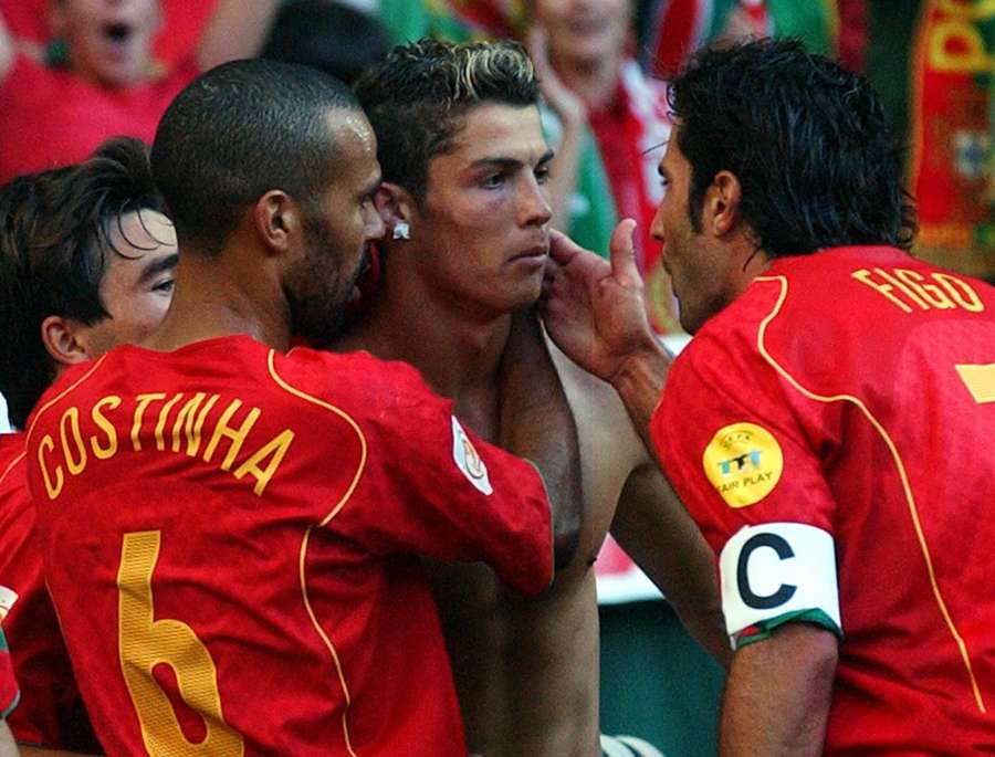 Cristiano Ronaldo em 2004 com as cores de Portugal