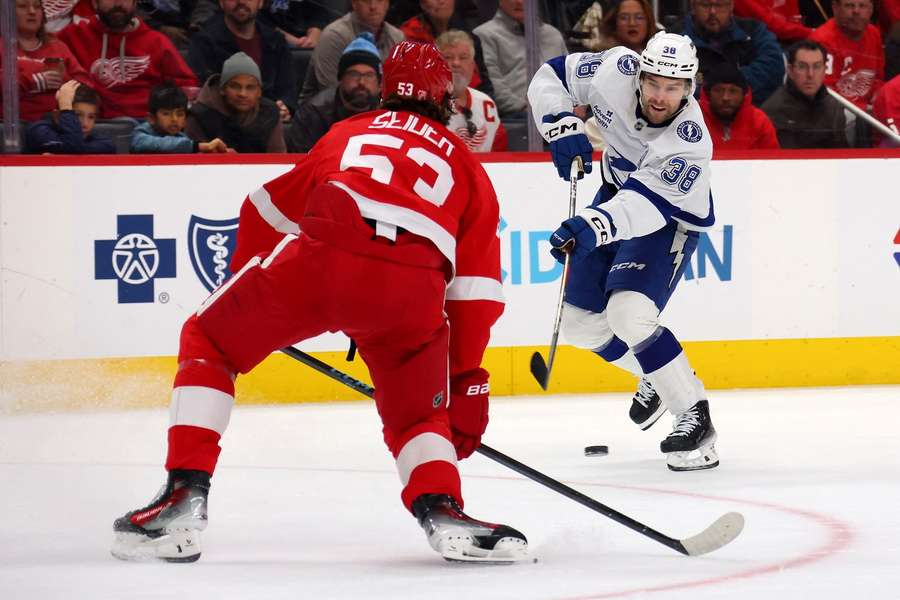 Moritz Seider beim Verteidigen. Moritz Seider beim Verteidigen.