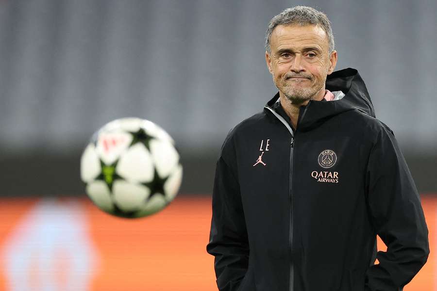Luis Enrique terá complicada missão contra o Bayern de Munique nesta terça-feira (26) 