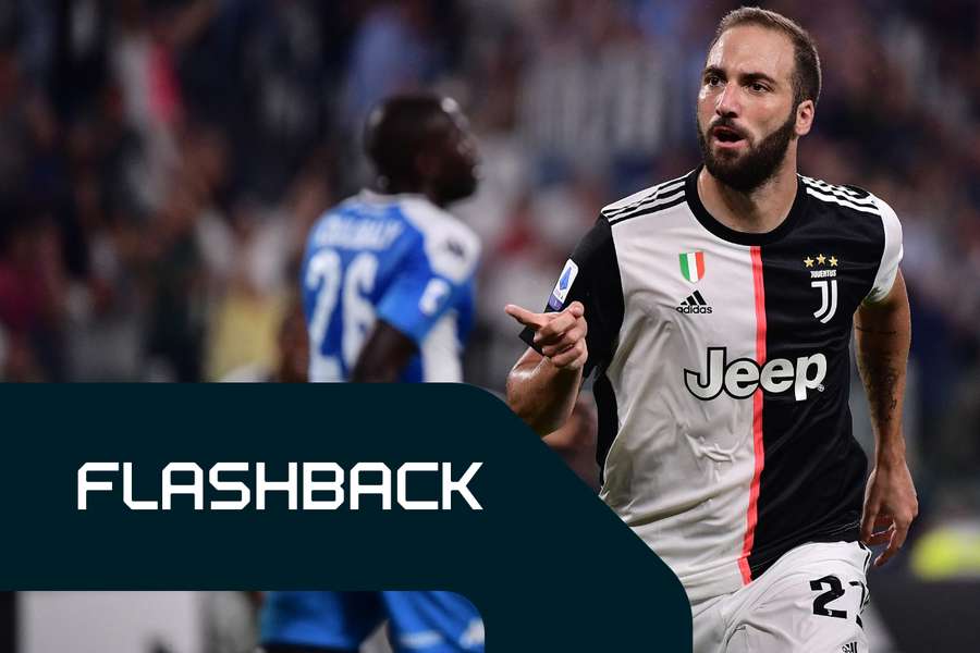 L'esultanza di Higuaín durante Juventus-Napoli L'esultanza di Higuaín durante Juventus-Napoli