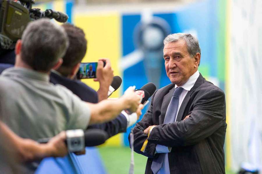 L'ancien sélectionneur du Brésil Parreira quitte les soins intensifs