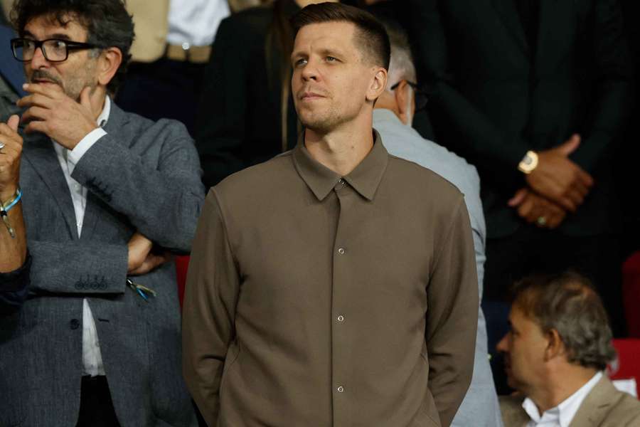 Wojciech Szczesny watches Barcelona from the stands