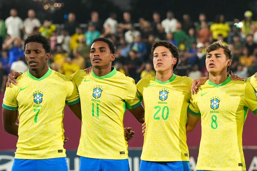 O Brasil bateu o Paraguai na última fase O Brasil bateu o Paraguai na última fase