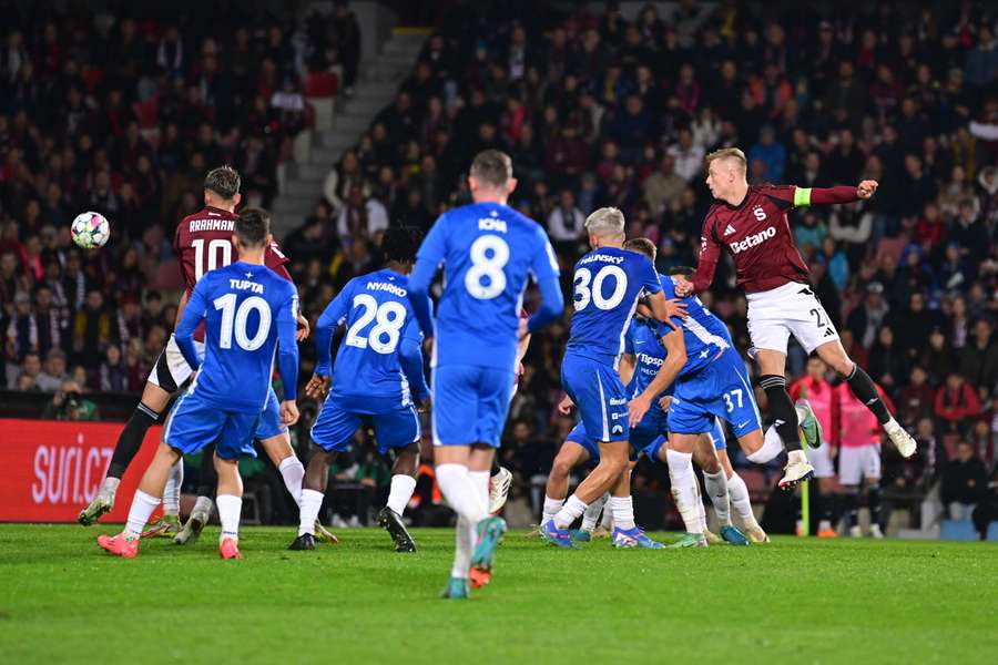 Sparta se v odloženém 8. kole představí doma na Letné. Sparta se v odloženém 8. kole představí doma na Letné.