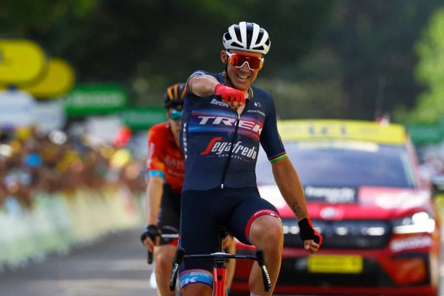 Primoz Roglic suffers crash as Pedersen wins Vuelta 16th stage