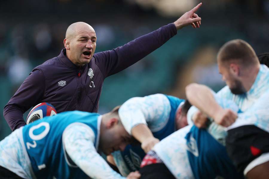 Borthwick giving instructions during training