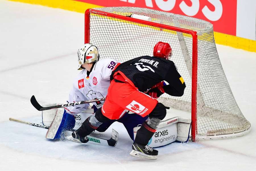 Hradec udělal za skupinou LM vítěznou tečku. Eisbären potupil osmi góly