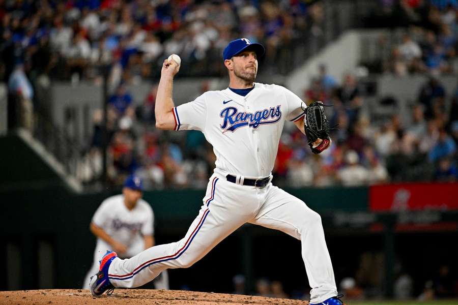 Texas Rangers starting pitcher Max Scherzer pitches against the Chicago White Sox during the third inning