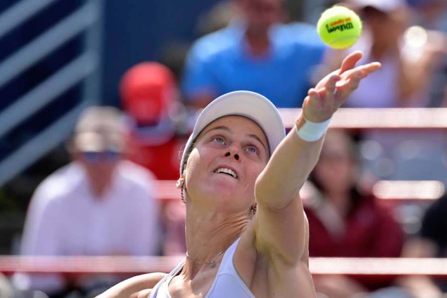 Samsonova upsets Sabalenka, defeats Bencic to reach semis