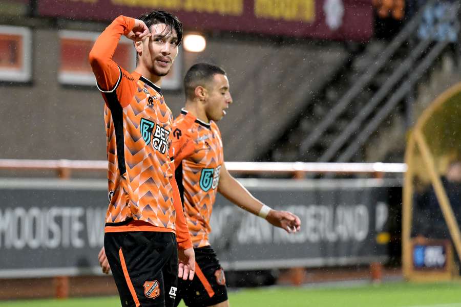 Florent Sanchez van FC Volendam viert de 2-1