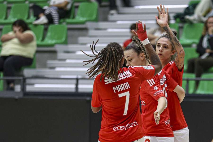 Benfica goleou no Pavilhão João Rocha