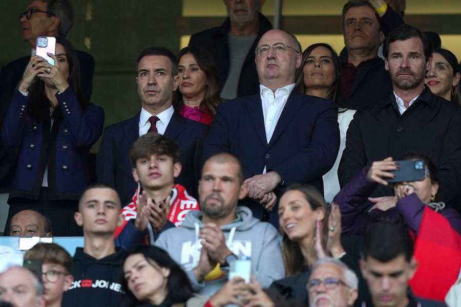 António Salvador viu o jogo ao lado do presidente do FC Porto