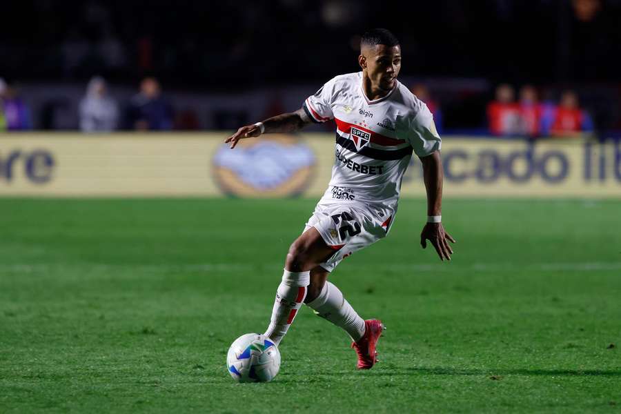 O São Paulo enfrenta o Ceará nesta segunda-feira (29)