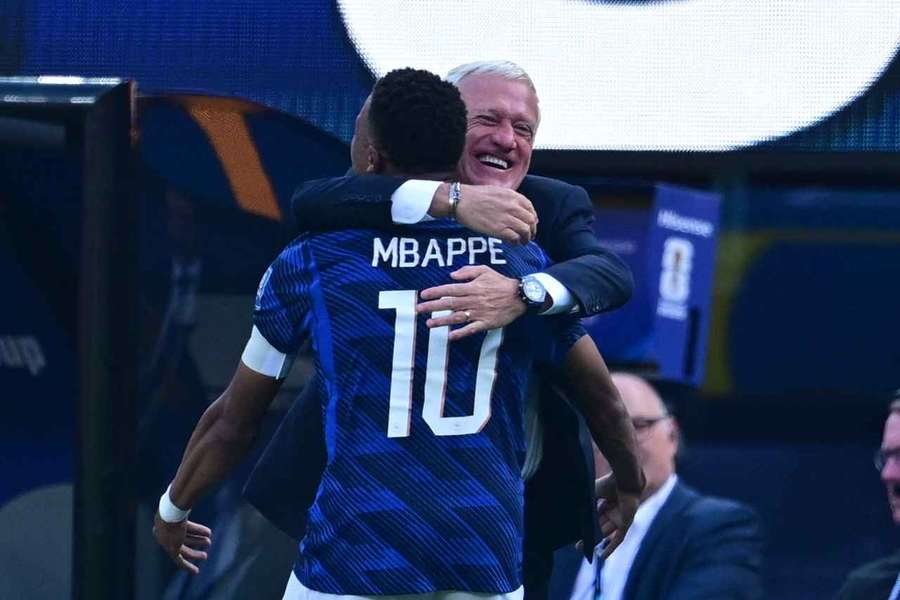 Deschamps si coccola Mbappé a cui ha affidato le chiavi della Francia