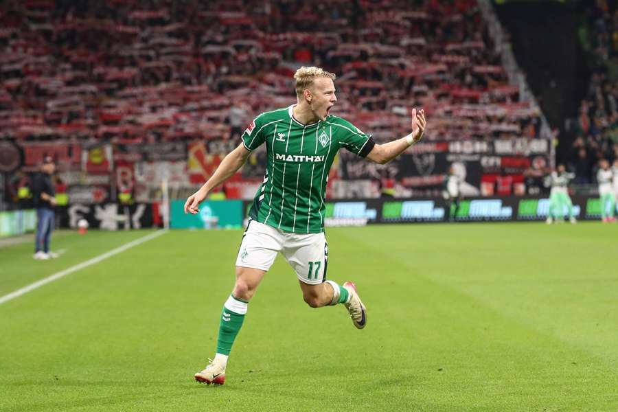 Marco Grüll jubelt über das Siegtor gegen Union Berlin