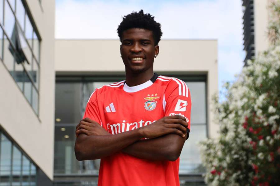 Peter Edokpolor continua ligado ao Benfica