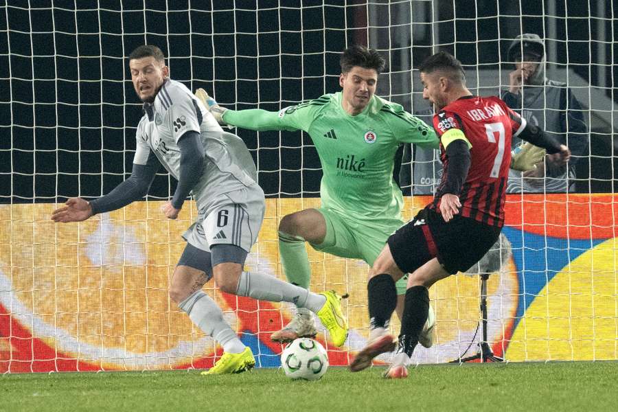 Stopér Wimmer si nebral servítku pred ústa.