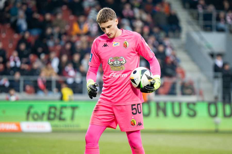 Sławomir Abramowicz bierze udział w meczu pomiędzy KS Cracovia a Jagiellonią Białystok w Krakowie, Polska, 23 lutego 2025 r. Sławomir Abramowicz bierze udział w meczu pomiędzy KS Cracovia a Jagiellonią Białystok w Krakowie, Polska, 23 lutego 2025 r.