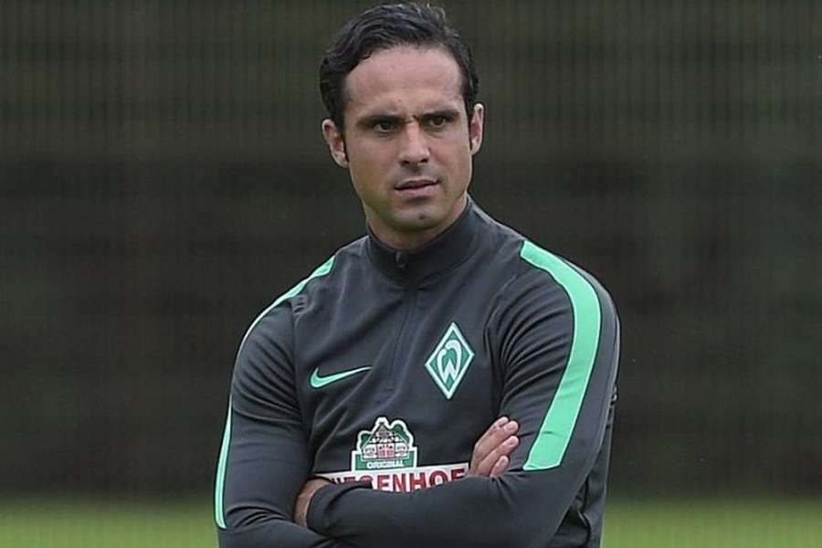 Nouri, dirigiendo al Werder Bremen Nouri, dirigiendo al Werder Bremen