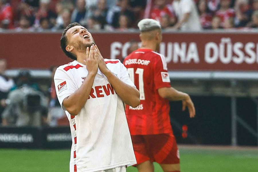 Der 1. FC Köln hat den Auswärtssieg in Düsseldorf kurz vor Schluss verspielt.