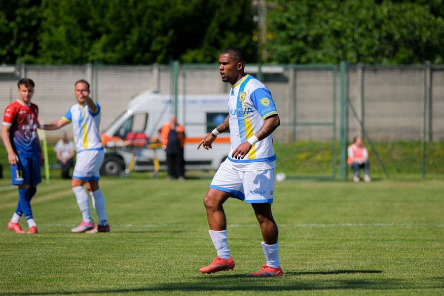 Douglas Costa in action for ChievoVerona Douglas Costa in action for ChievoVerona