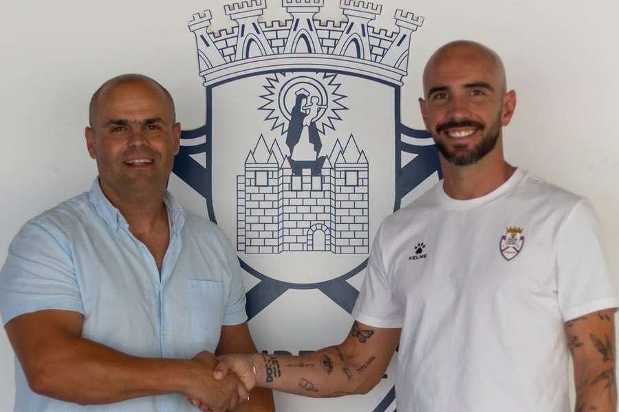 Pedro Pinto ao serviço do Feirense Pedro Pinto ao serviço do Feirense