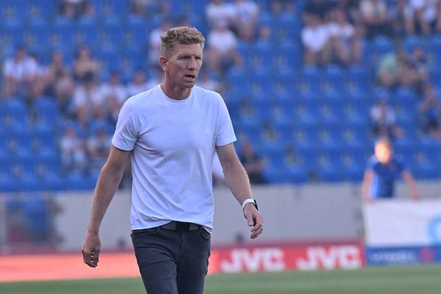 Trenér Dvorník i hráči Baníku po baráži podpořili nemocného Mikloška Trenér Dvorník i hráči Baníku po baráži podpořili nemocného Mikloška