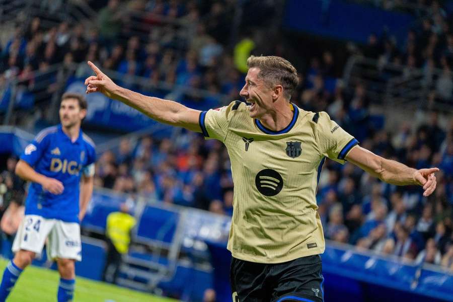 Barcelona came back to beat Real Oviedo 3-1