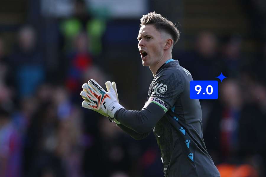Dean Henderson applauds the Crystal Palace supporters