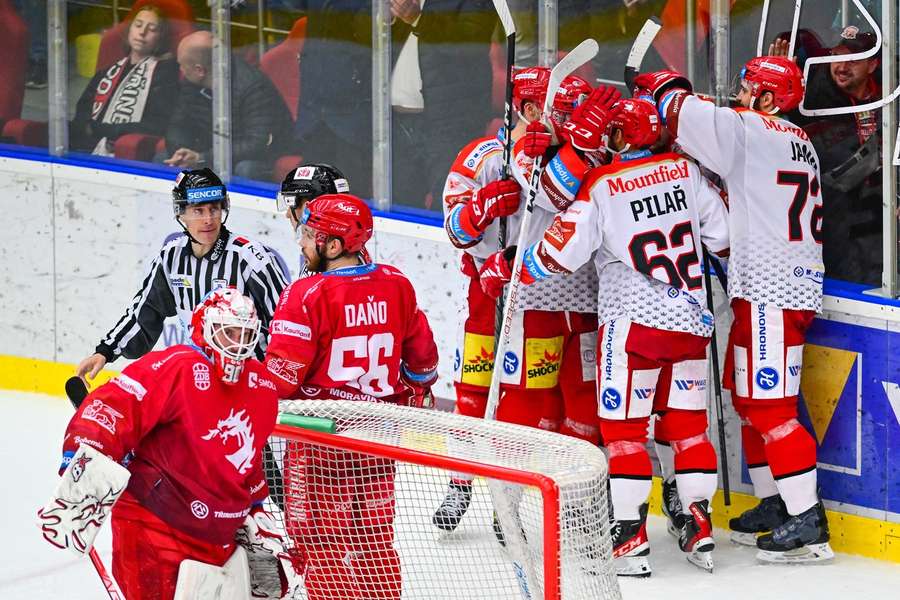 Hradec Králové v pátém finále porazil doma Třinec 3:0.