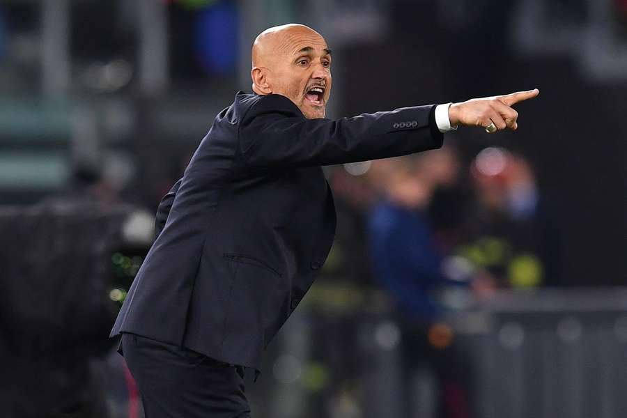 Luciano Spalletti on the touchline 
